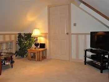 New Buckland Hotel Wombleton