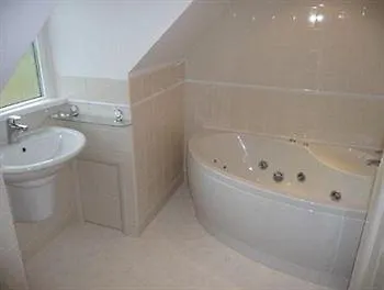 New Buckland Hotel