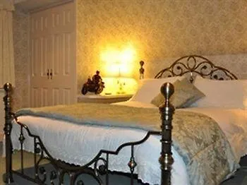 New Buckland Hotel Wombleton